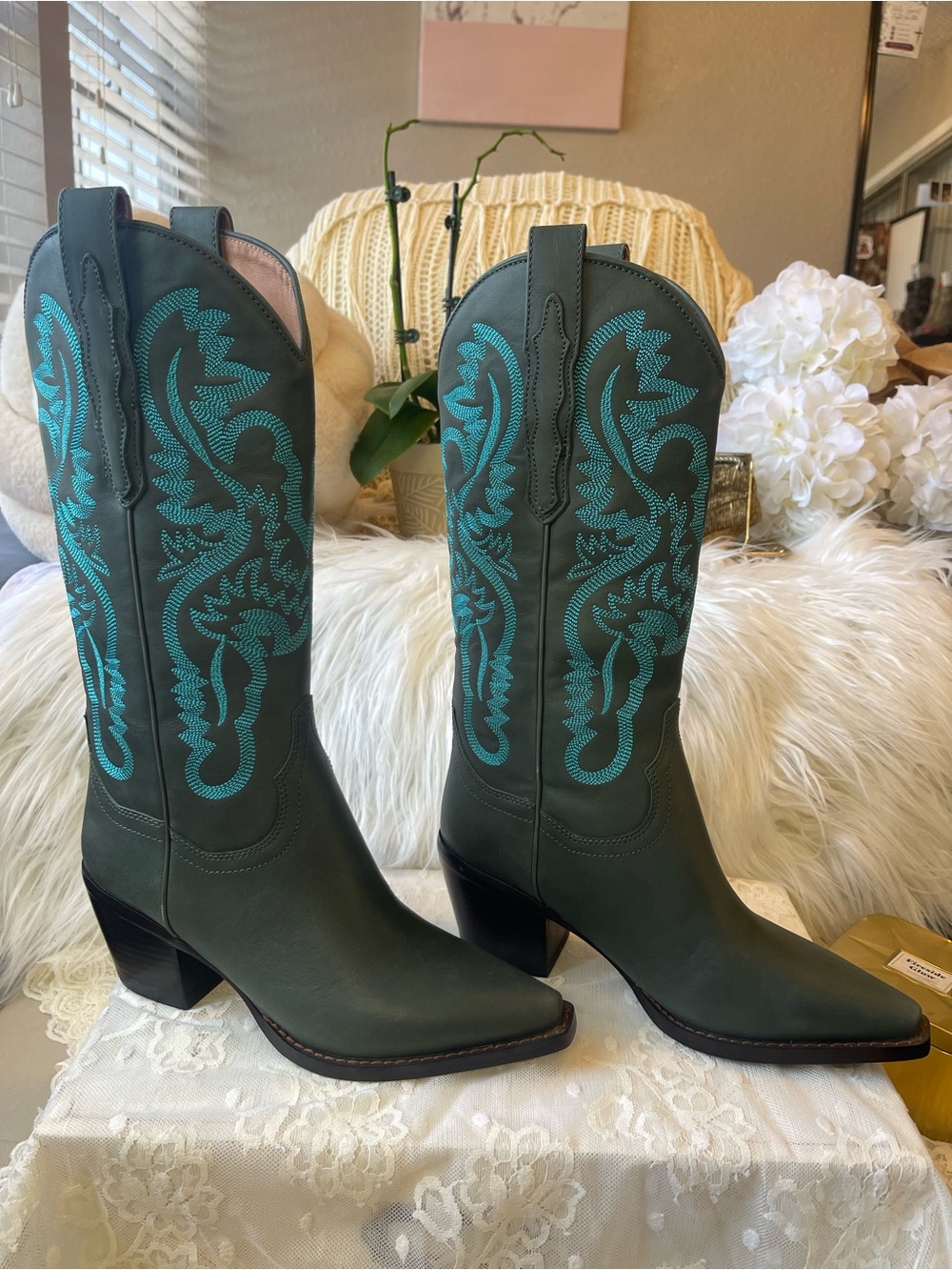 Jeffrey Campbell NWOT Dagget Western Boots in Teal/Green Leather w/Turquoise